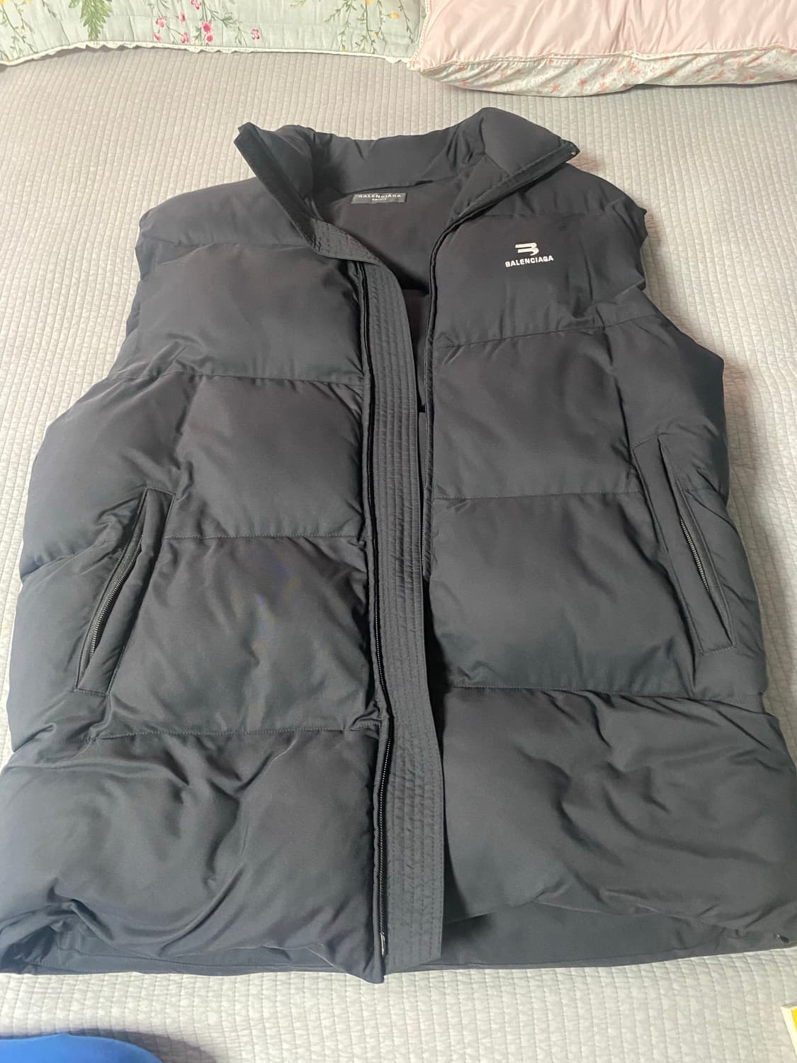 발렌시아가 B스포티 패딩조끼 상품이미지1