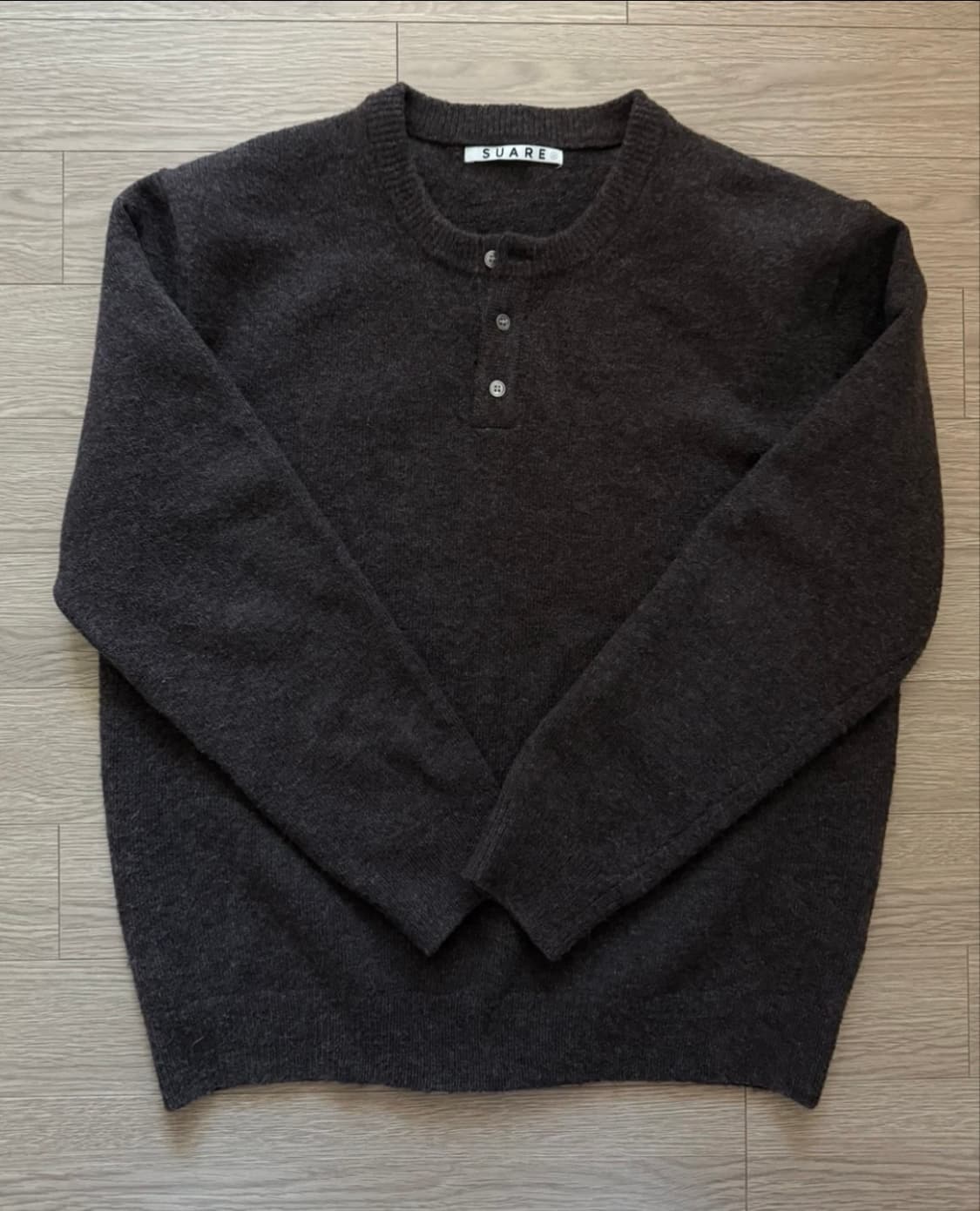 수아레 헨리넥 니트 브라운 상품이미지2