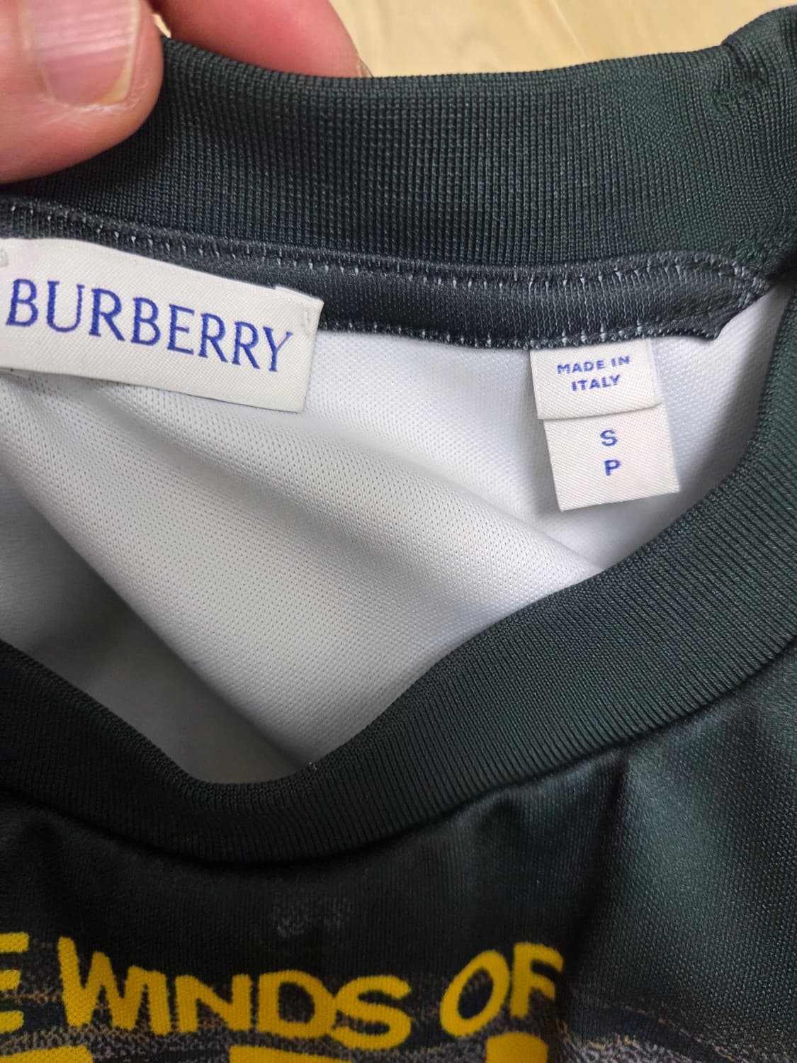 버버리 스완 프린트 롱슬리브 상품이미지5