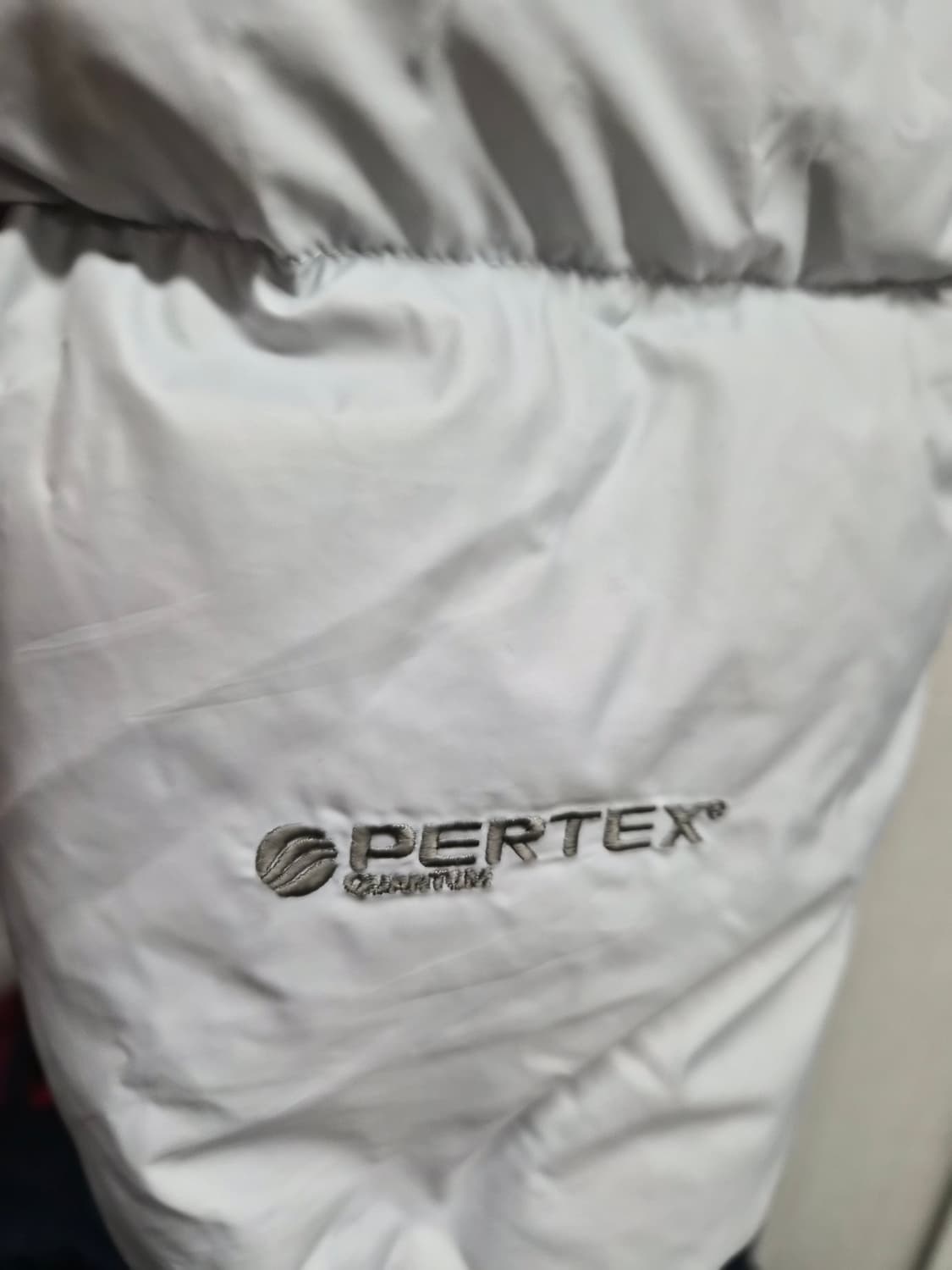 L/105) 디스이즈네버댓 PERTEX 덕다운 라이트 그레이 패딩 팝니다 상품이미지4