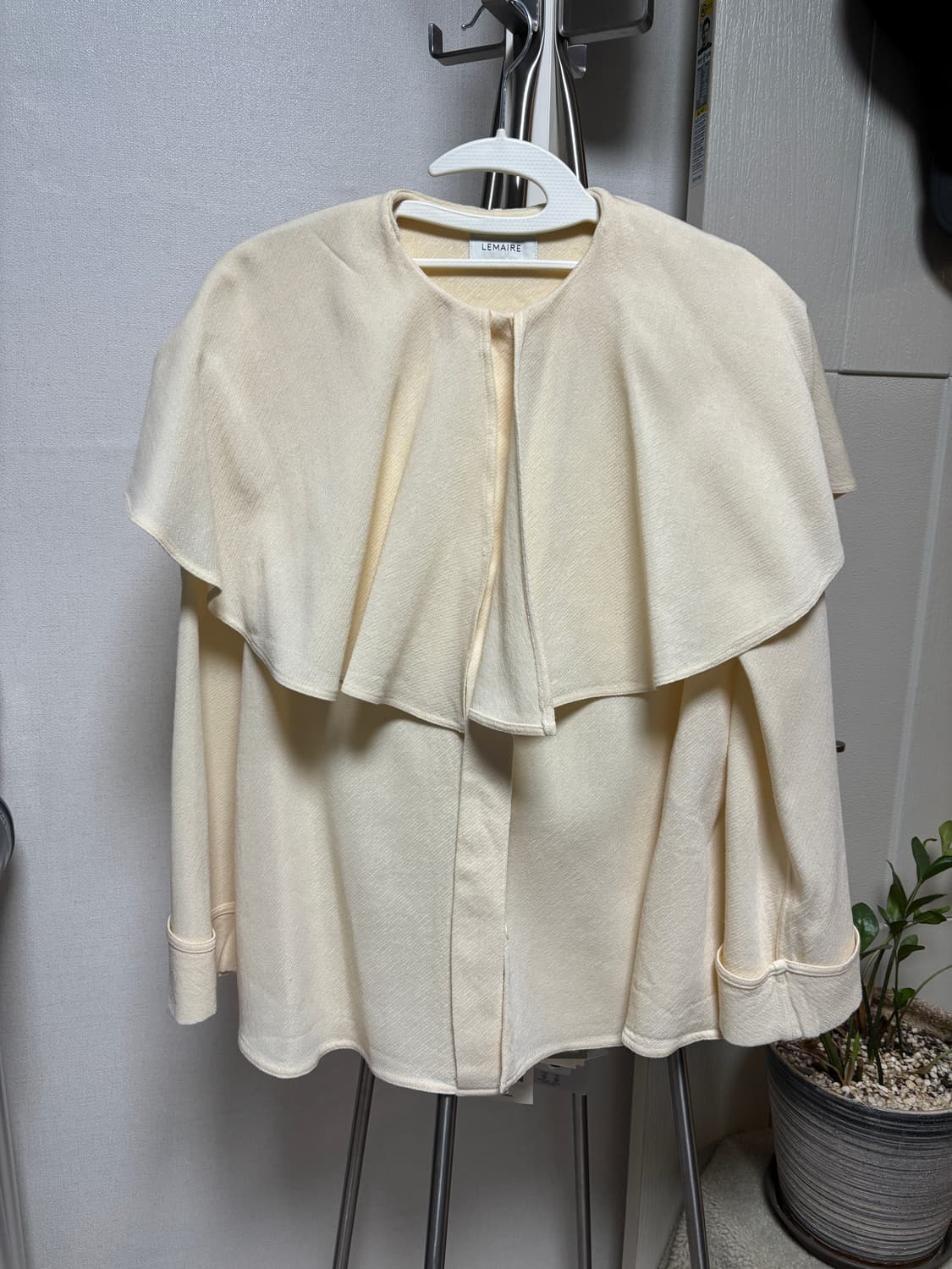 르메르 케이프 블라우스 아이보리 34 상품이미지1