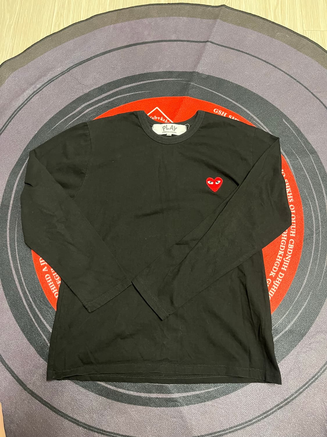 꼼데가르송 레드와펜 롱슬리브 Size.S 상품이미지1