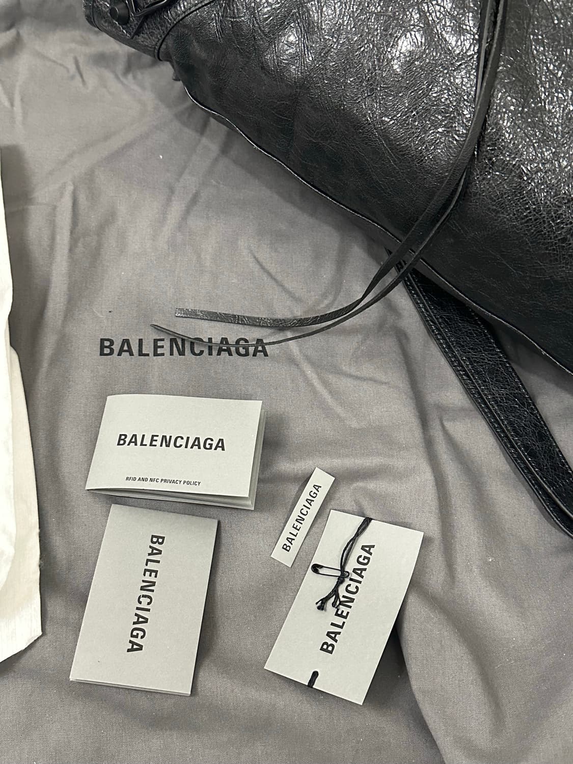 발렌시아가 르시티 백 라지 블랙 상품이미지3