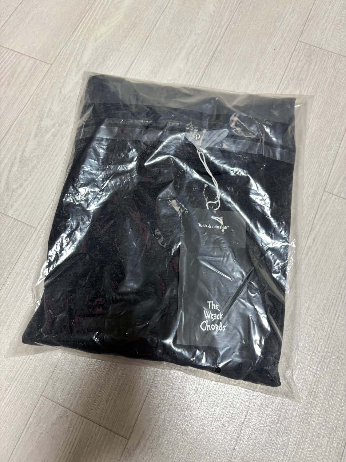 뤡코즈 블랙 플레인 티 상품이미지1