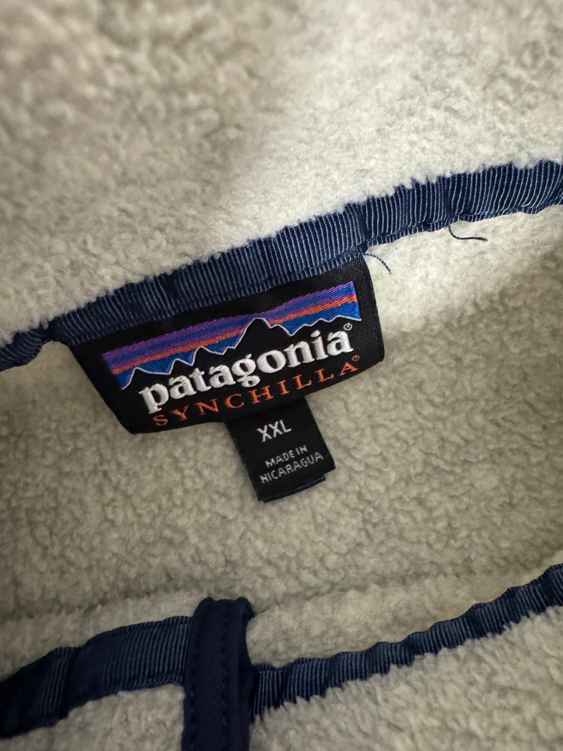 파타고니아 신칠라 스냅 티 풀 오버 헤더 그레이 앤 네이비 상품이미지4