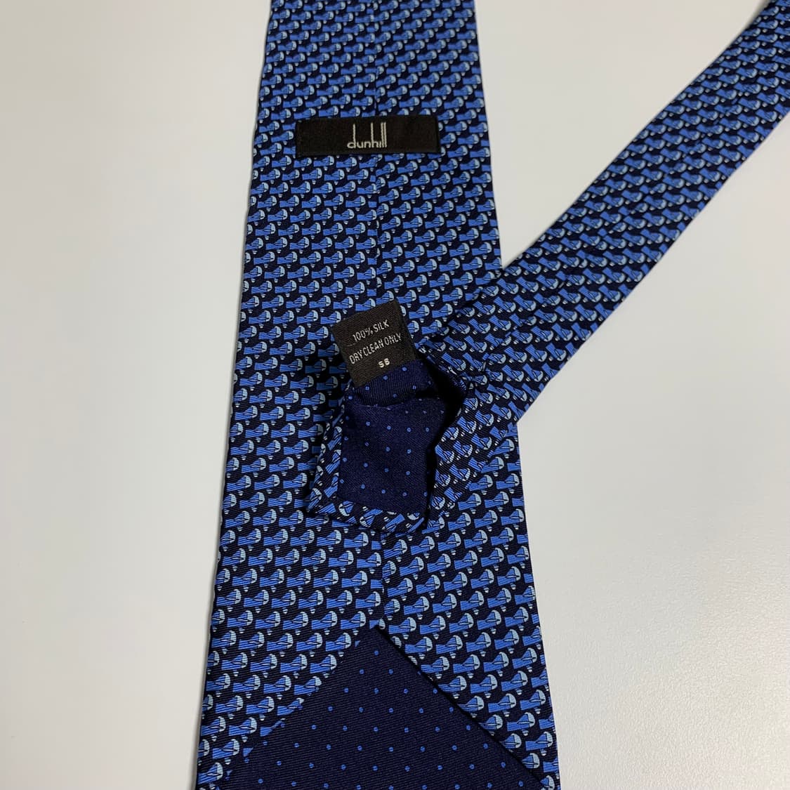 던힐(dunhill) 새상품급 명품넥타이 100실크 네이비컬러 정장룩 상품이미지7