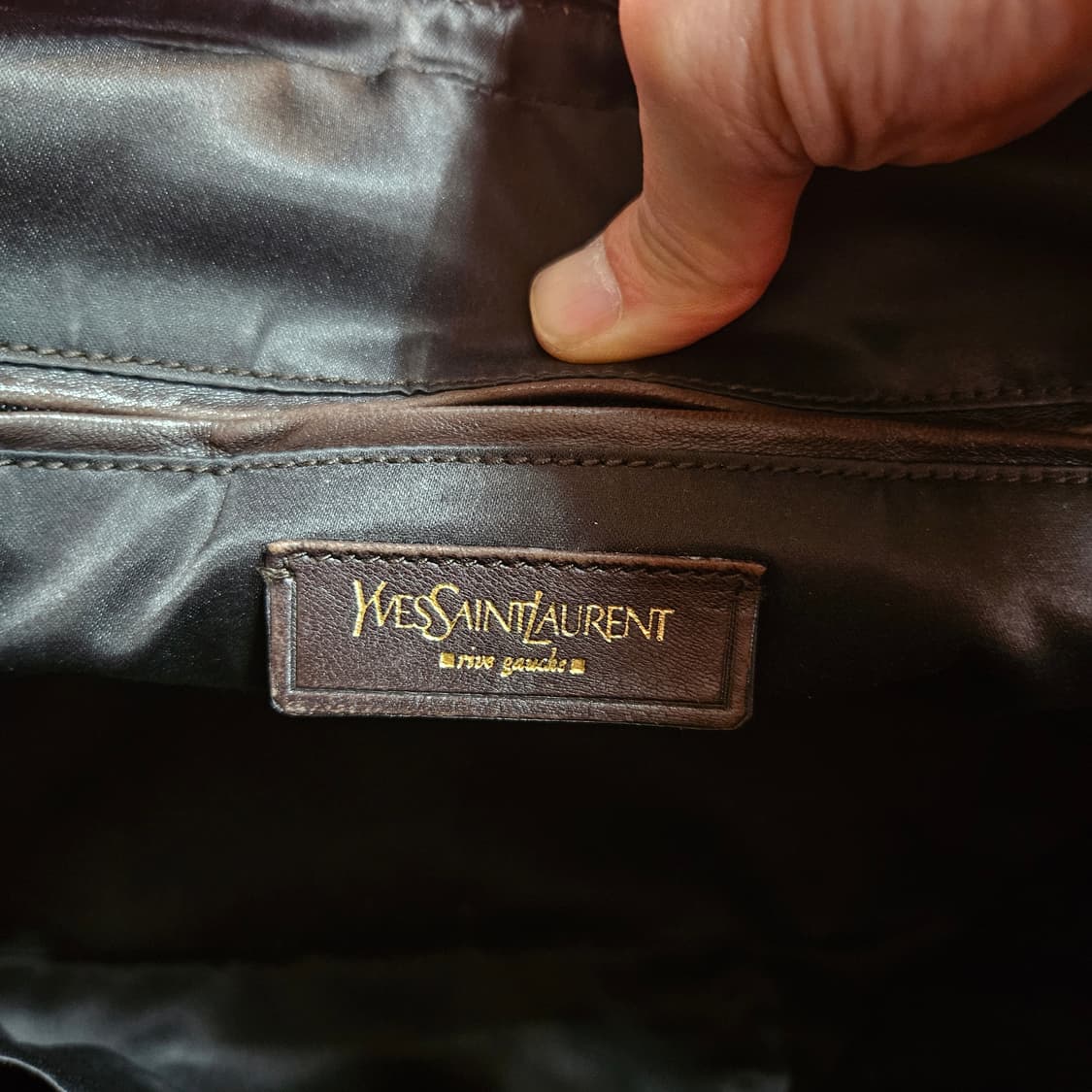 입생로랑(YSL) 뮤즈 브라운 레더 토트백  상품이미지9