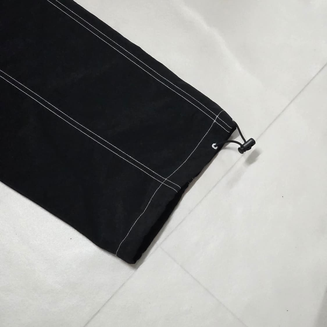 L) VOLCOM 볼컴 나일론 스티치 카고 스트링 팬츠 블랙 상품이미지3