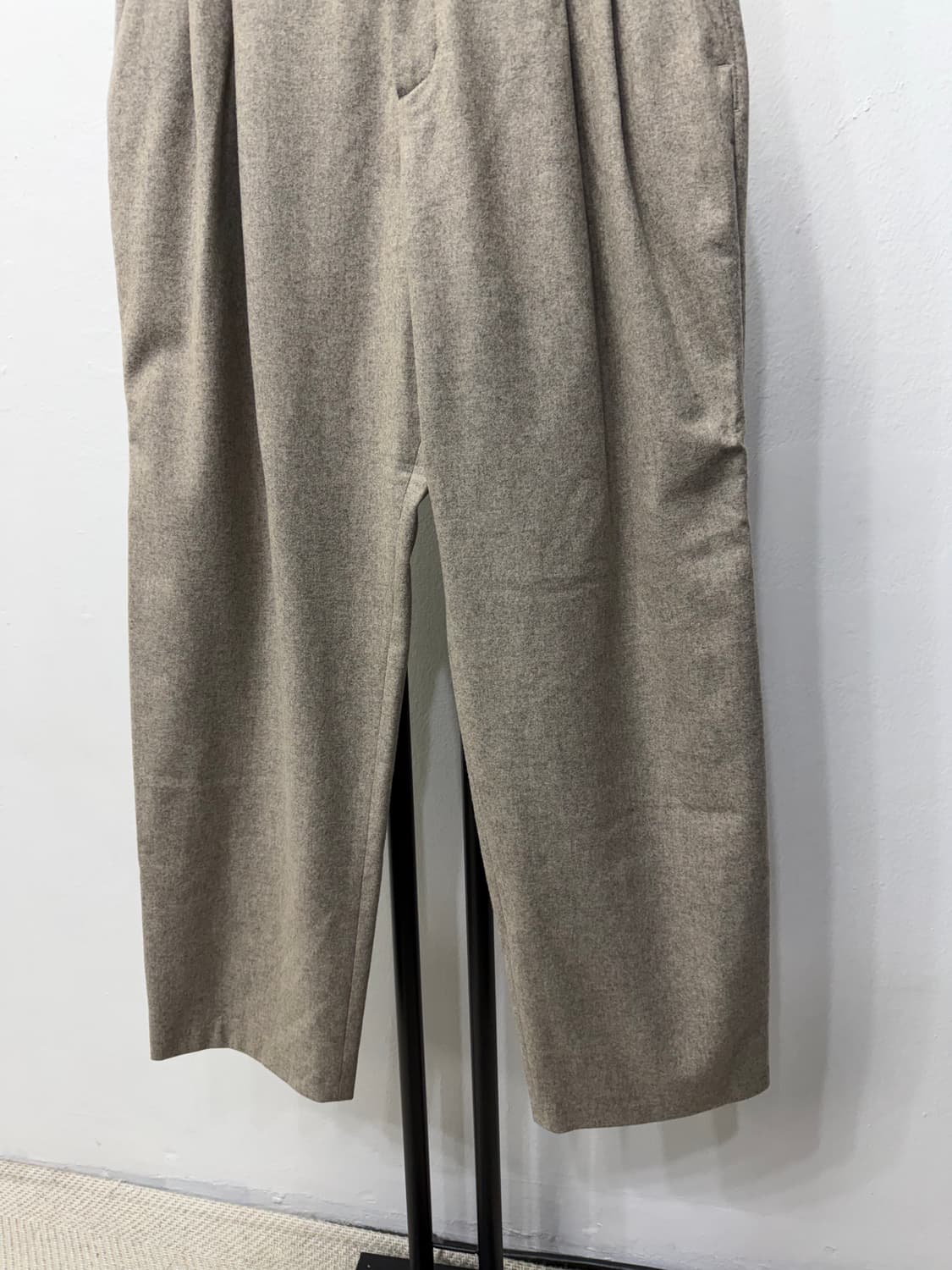 정품) 타임옴므 한섬 24ss 캐시미어 슬랙스 와이드 팬츠 78(30) 상품이미지3