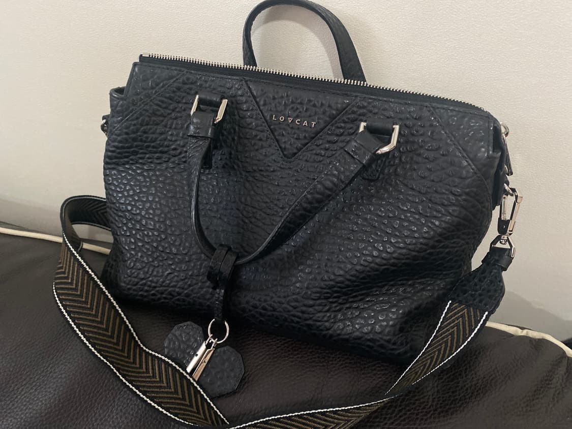 러브캣 블랙 가죽 토트백 상품이미지2
