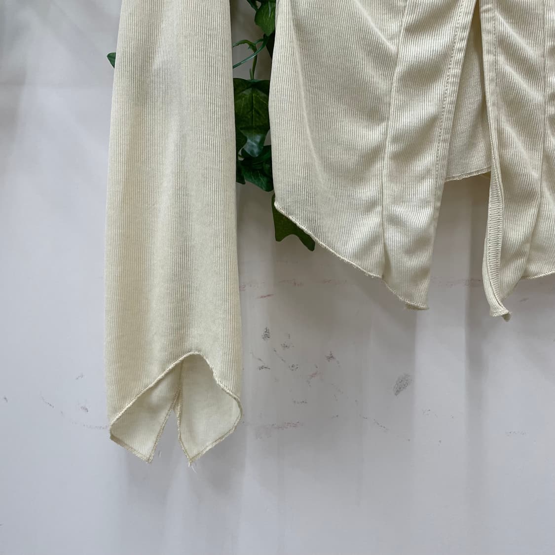 슬림핏 아이보리 가디건형 긴팔 티셔츠 상품이미지3