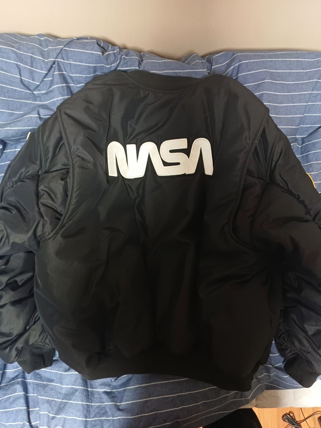 [F38] 발렌시아가 나사 봄버 블랙 (105) 상품이미지6