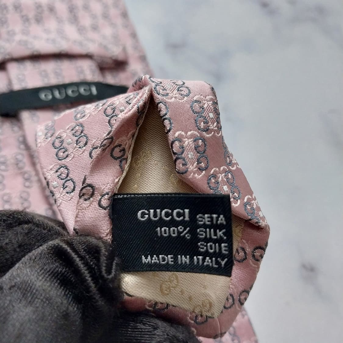 구찌 실크 핑크 자카드 로고 패턴 넥타이 9.6cm A+등급 K1794
 상품이미지10
