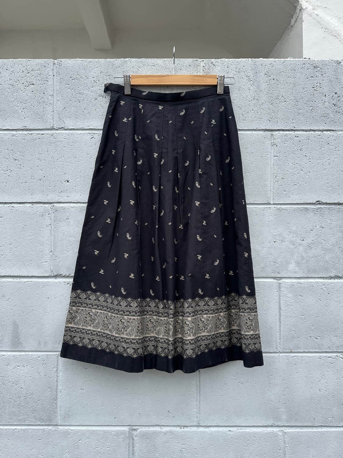 페이즐리 핀턱 스커트 상품이미지3