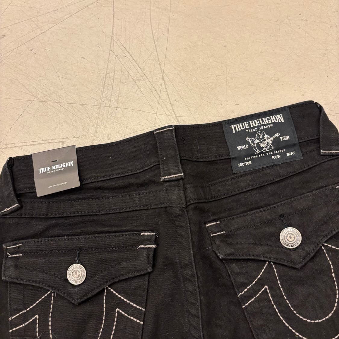 트루릴리전 로우 싯 블랙 데님 팬츠 상품이미지2