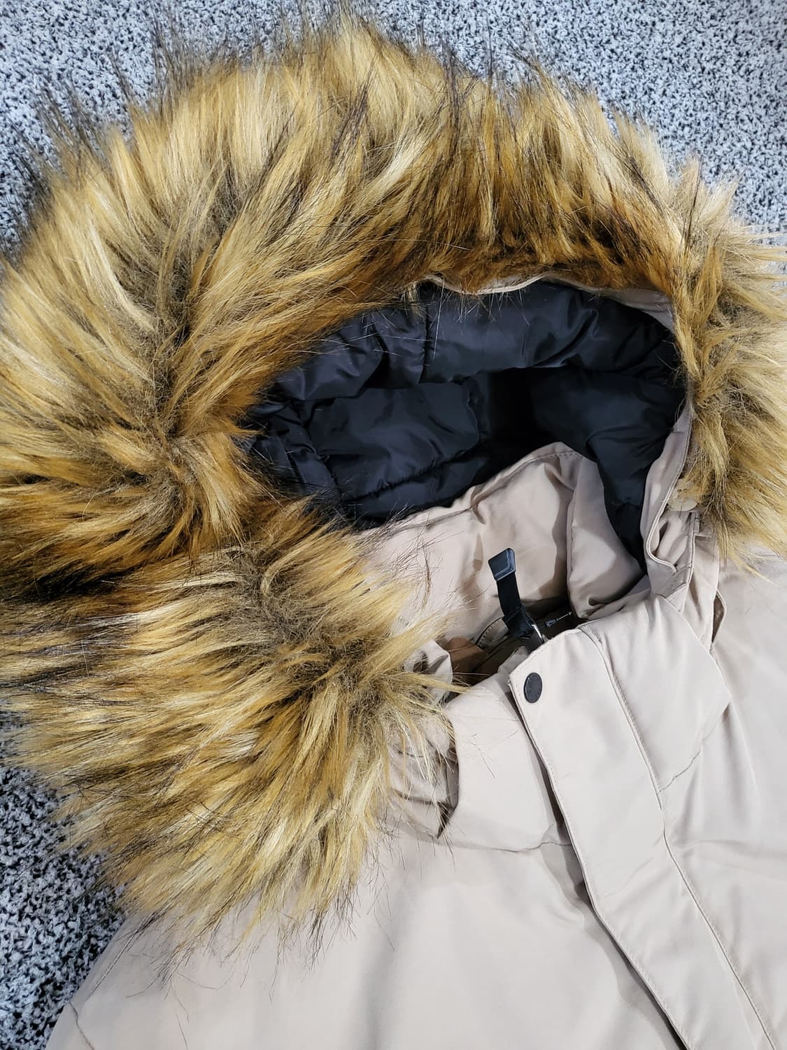 노스페이스 베이지 퍼 후드 점퍼 상품이미지3