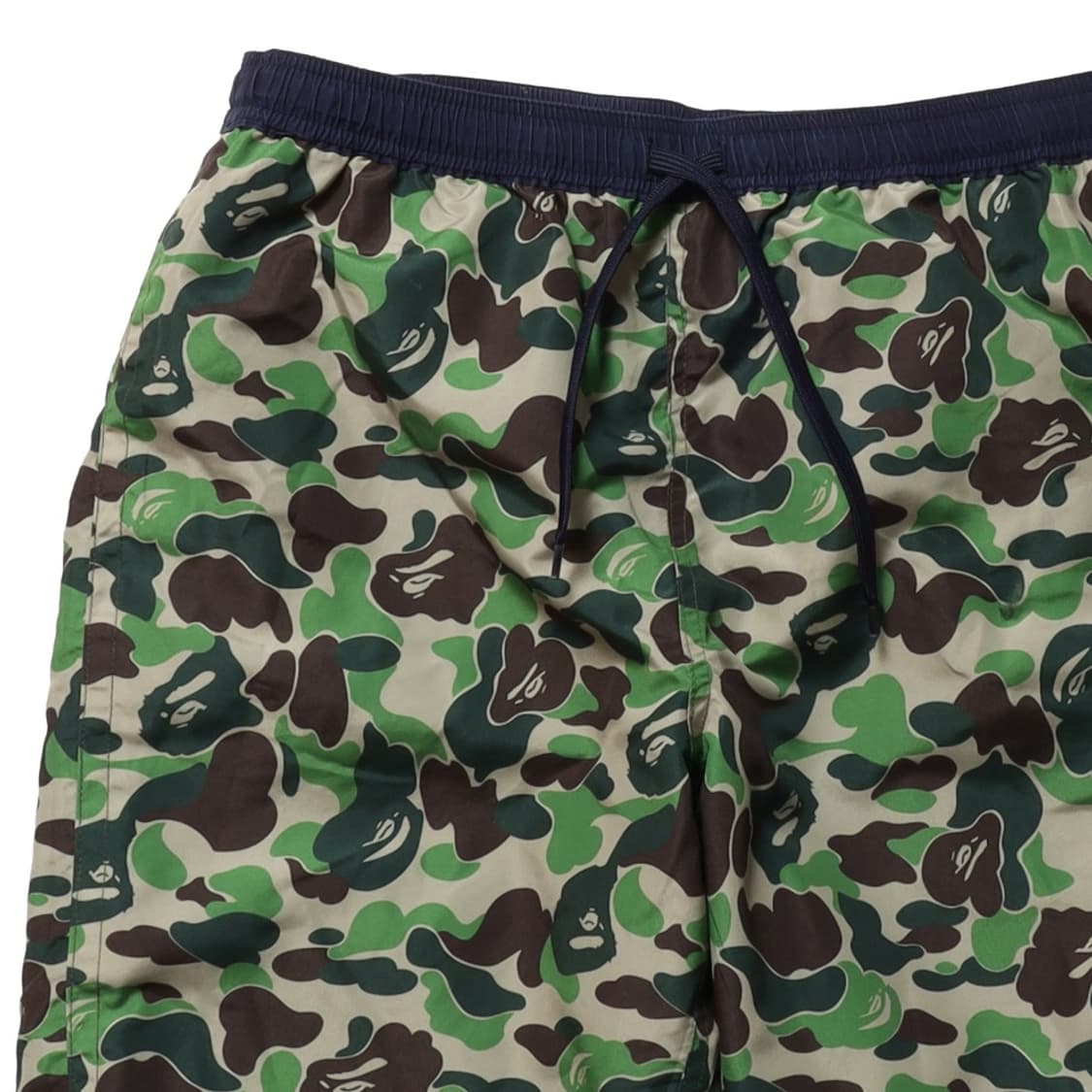 베이프 Bape Reversible Camo Shorts

 상품이미지2