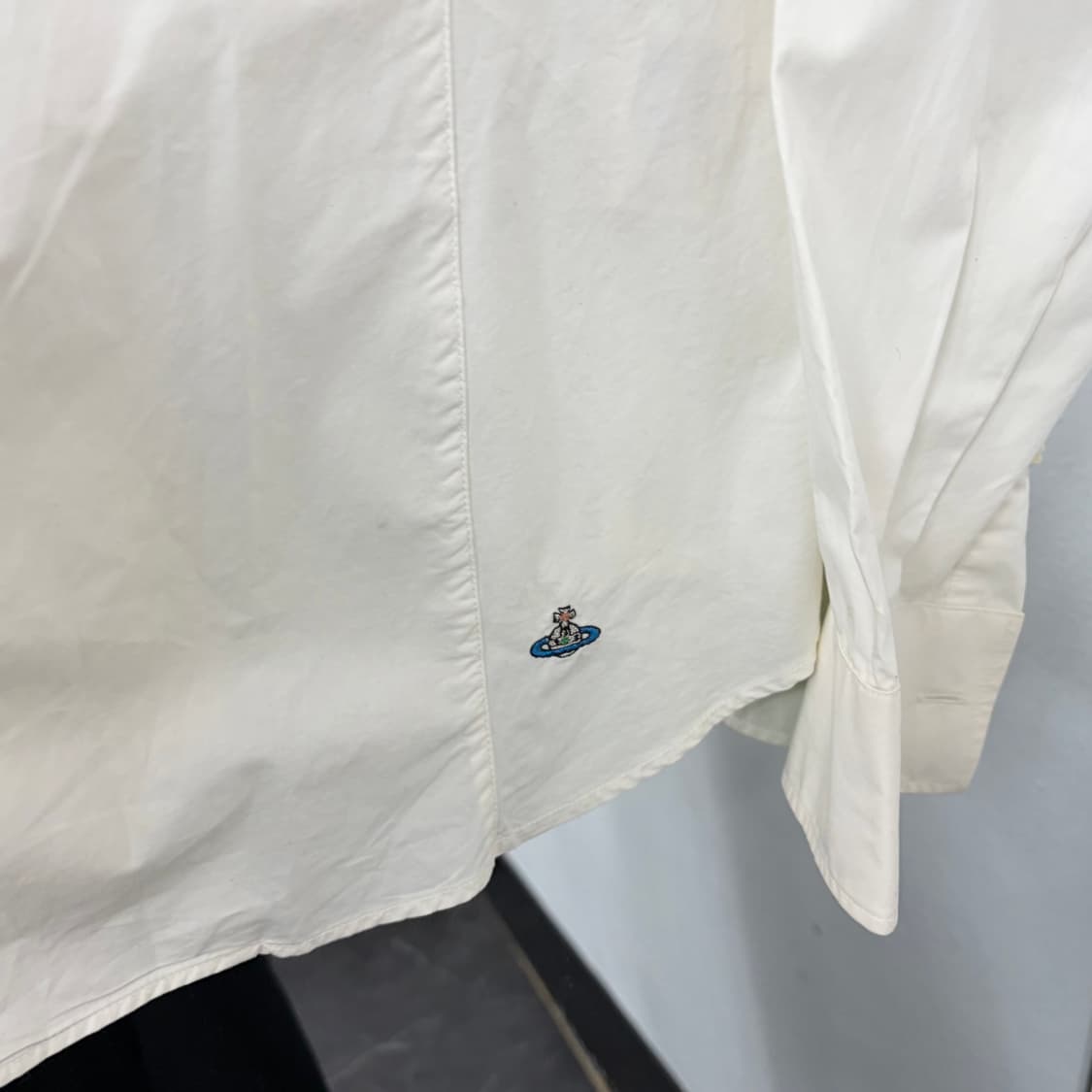 비비안웨스트우드 트위스트 커브드 셔츠 상품이미지7