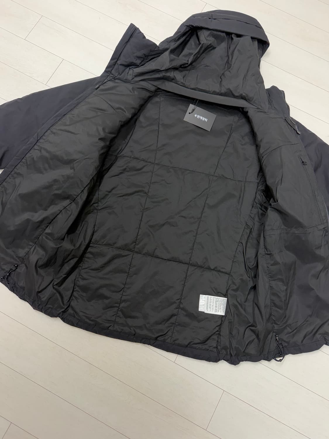 아크테릭스 아톰 AR M 사이즈 블랙  상태 9.6/10  사진찍고 절대 상품이미지5