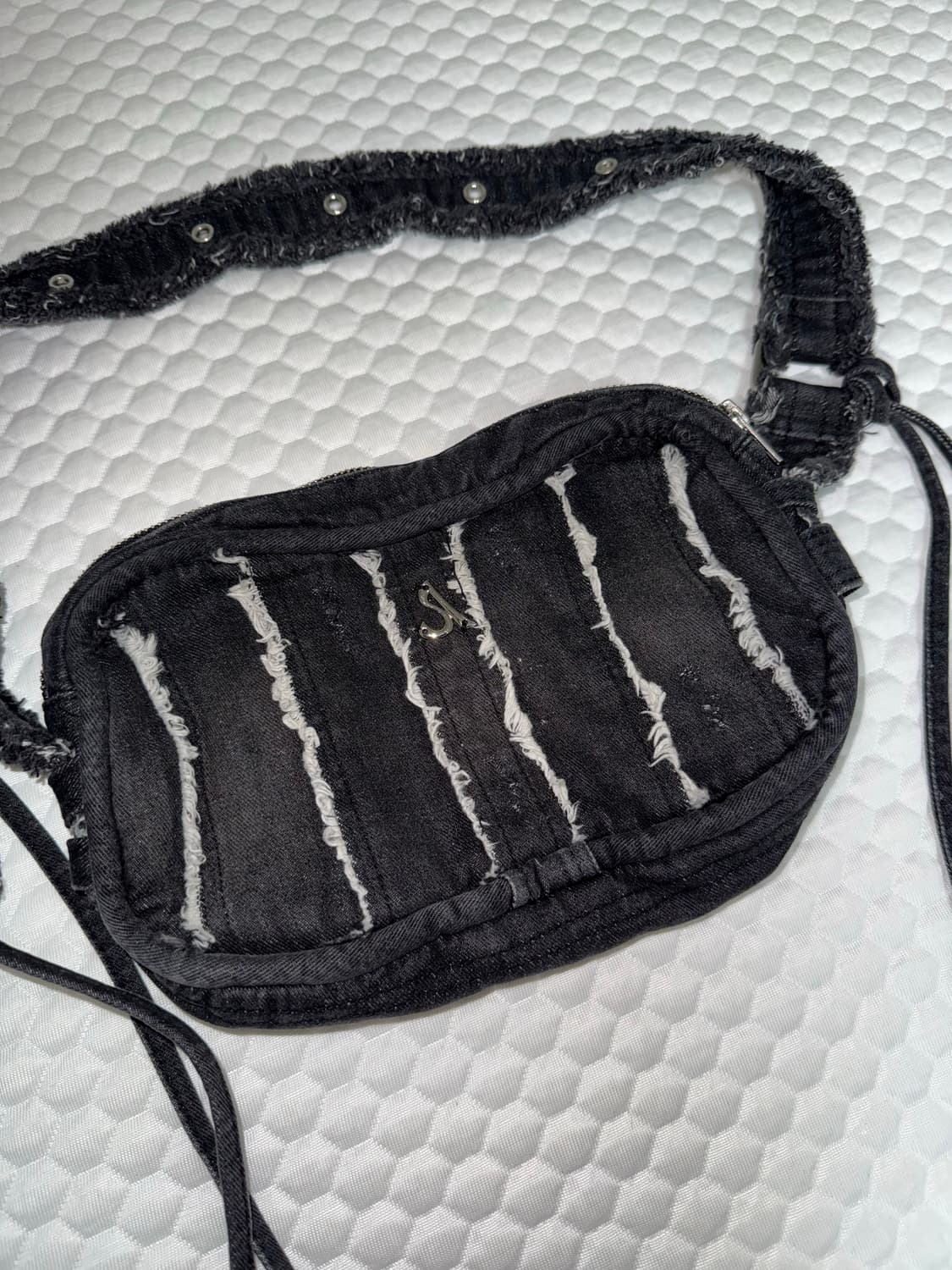 애프터아워즈 데님 컷오프 숄더백 블랙 상품이미지2