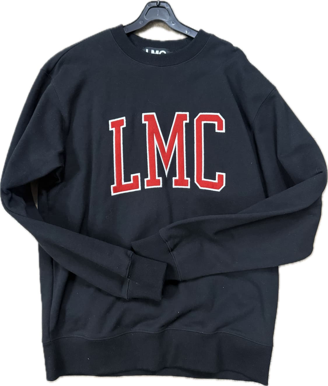 LMC 레드 로고 블랙 맨투맨 티셔츠 L 상품이미지1