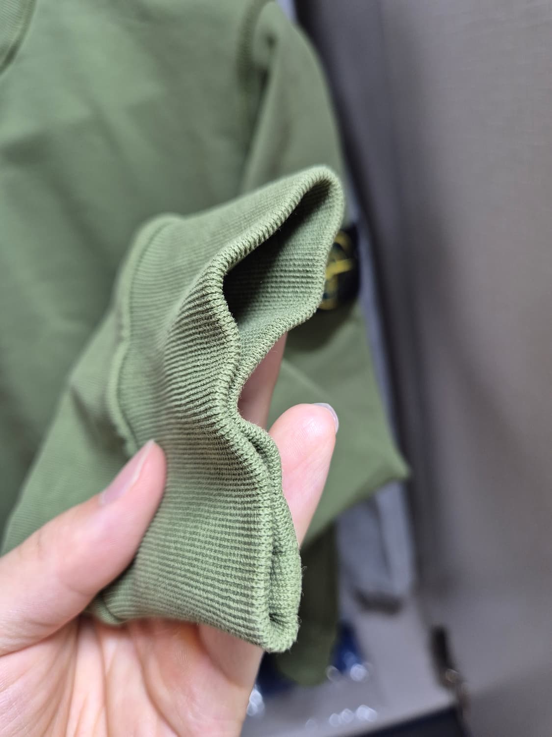 정품 새상품급 신형 스톤아일랜드 맨투맨 90-S 상품이미지5