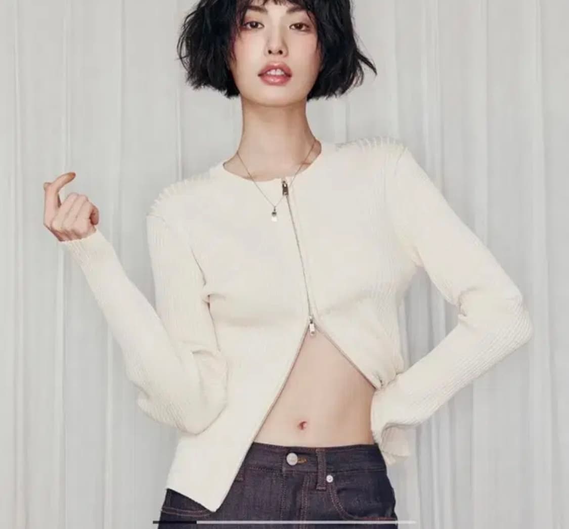 Plac 투웨이 집업 니트 레드 나나 착용 상품이미지1