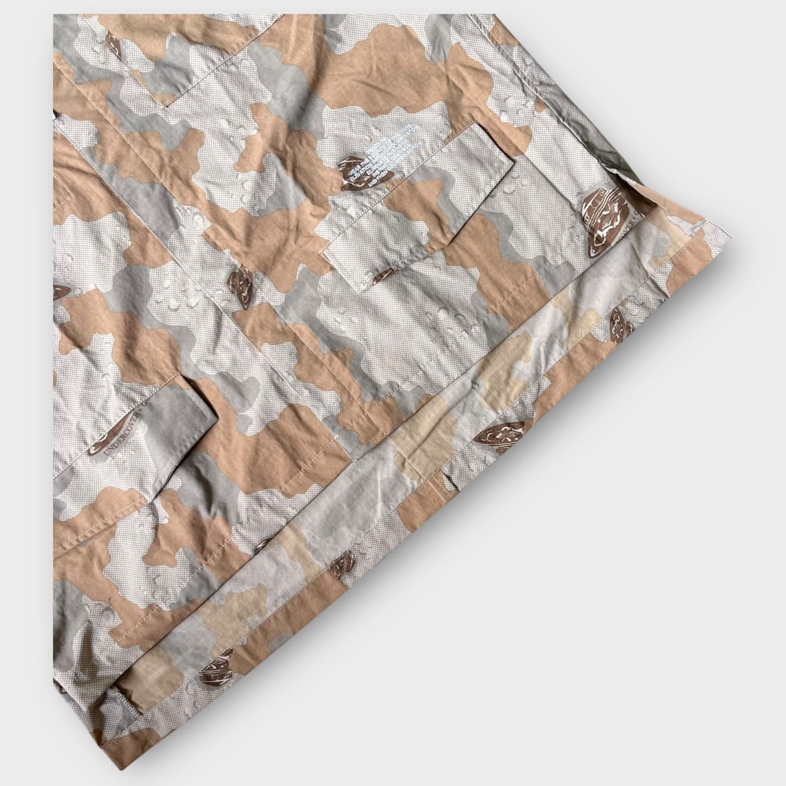 Gu x Undercover . 밀리터리 카모 나일론 하프셔츠 (새상품) 상품이미지4