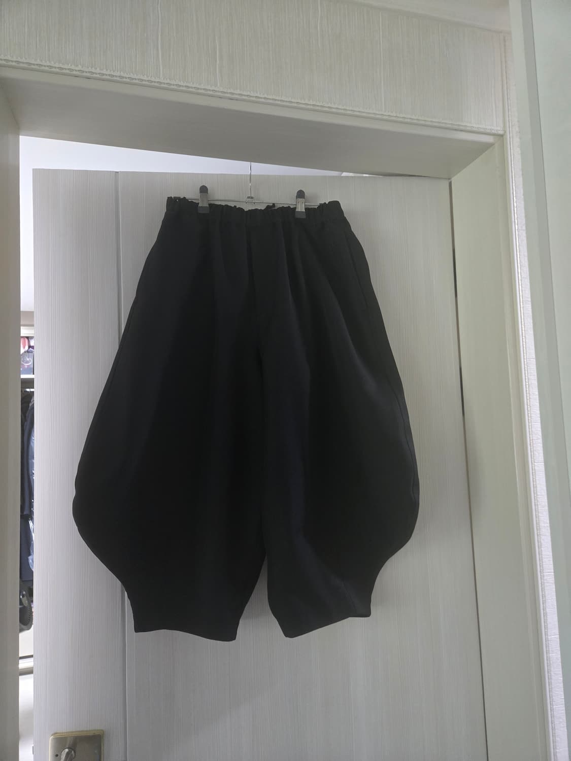 블랙 꼼데가르송  벌룬팬츠 2025ss 상품이미지3