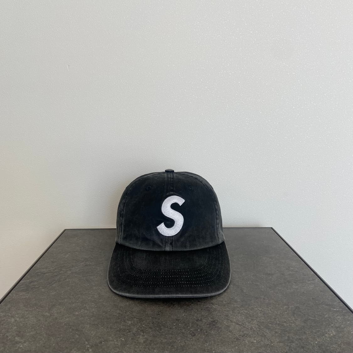 슈프림 피그먼트 워시드 블랙 에스로고 S로고 볼캡 모자 6패널 캡 상품이미지1
