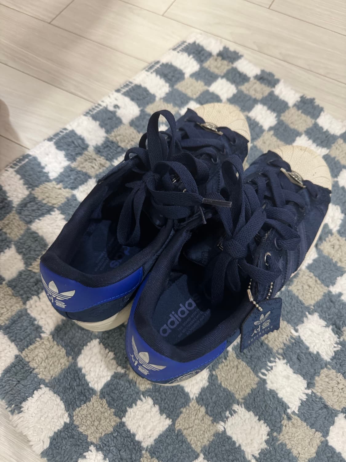 아디다스 슈퍼스타 키시티 서울 245 상품이미지2