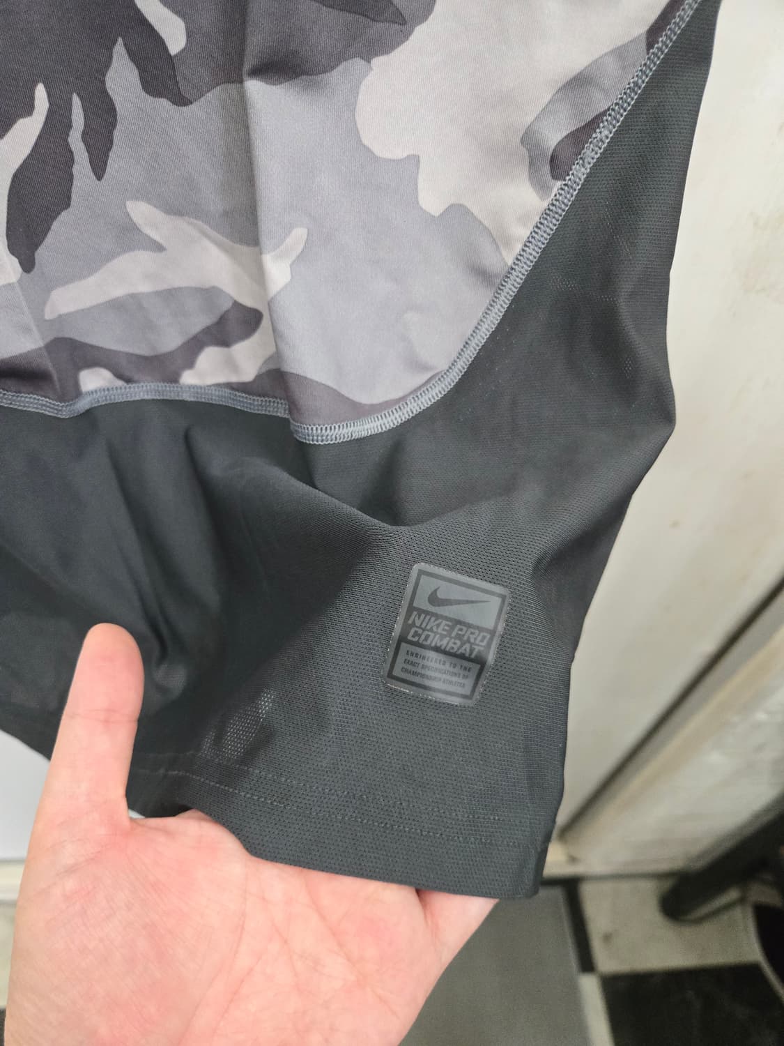 M,95 )) NIKE 나이키 카모 프로컴뱃 반팔티셔츠! 달라붙는핏~ 상품이미지3