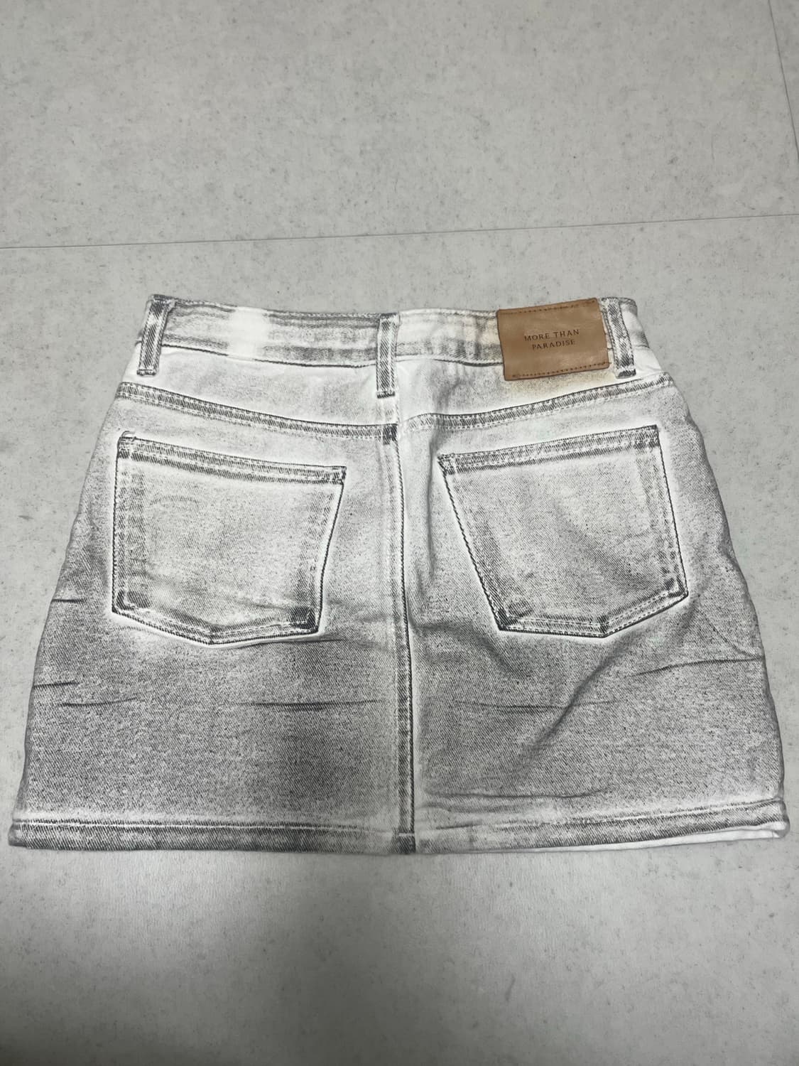 워싱 아웃 데님 미니스커트 상품이미지3