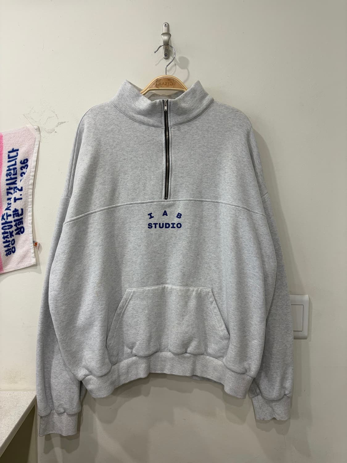 142. 아이앱스튜디오 반집업 맨투맨 상품이미지1