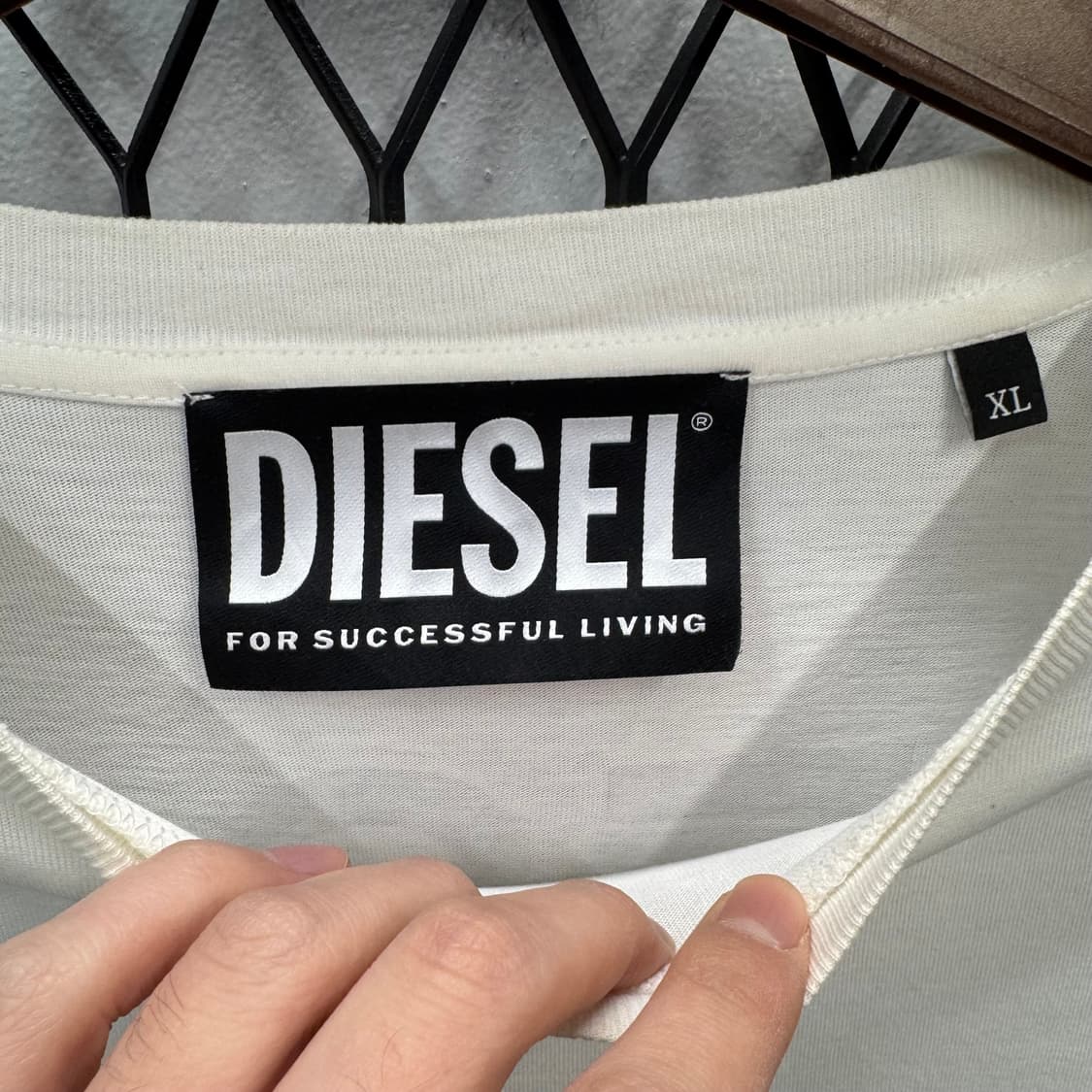 디젤 재패니즈 캐릭터 그래픽 롱슬리브 사이드 레터링 포인트 화이트 상품이미지6