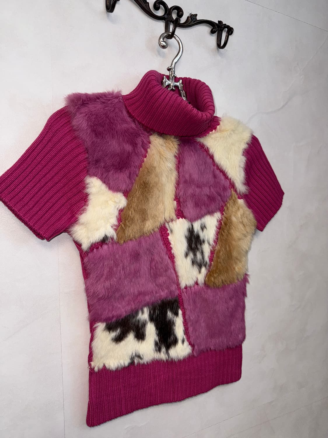 Vivid hot pink rabbit fur patchwork 니트 상품이미지5