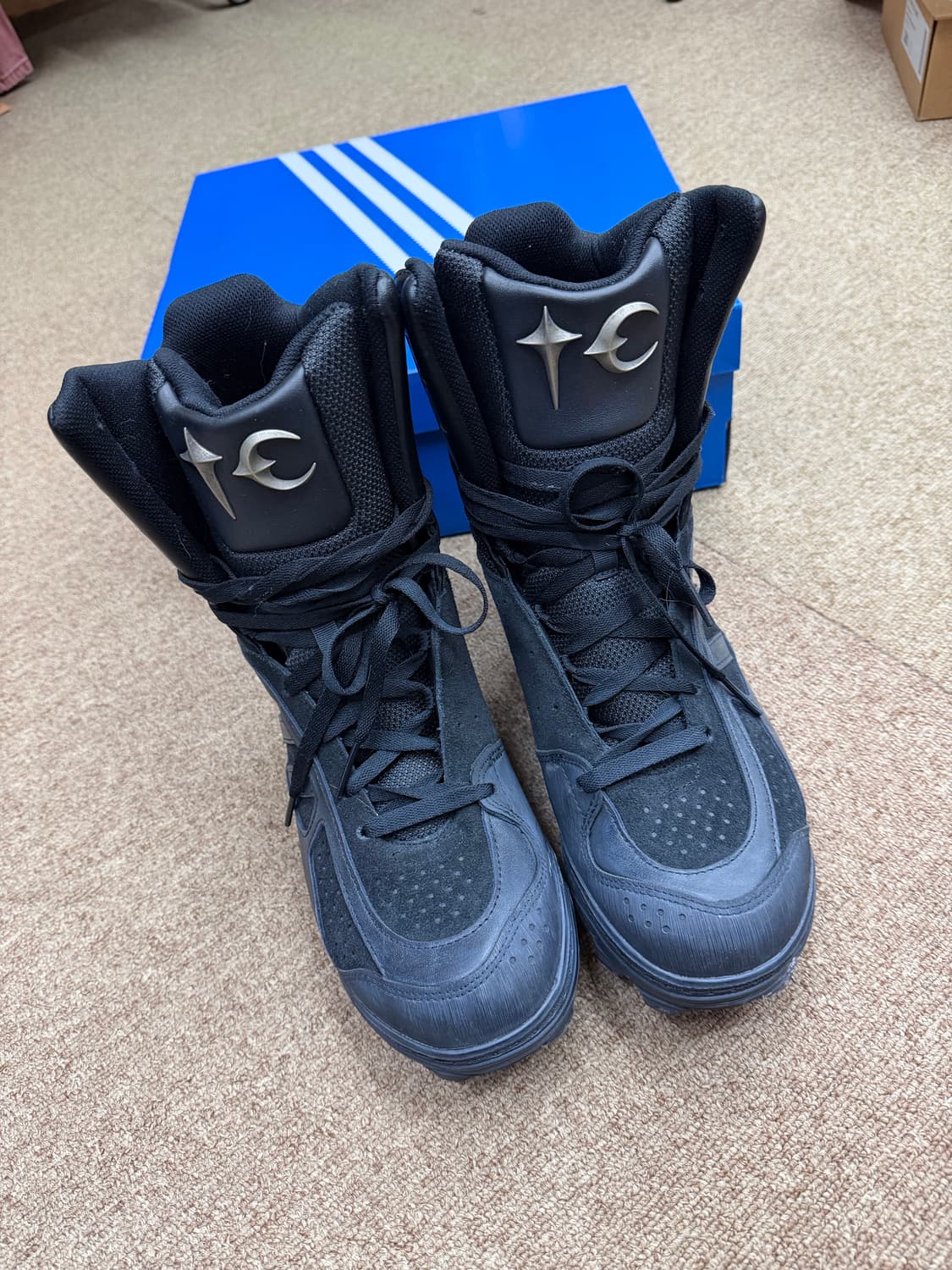 아디다스 x 떠그 클럽 GSG9 부츠 코어 블랙 코어 블랙 290 팝니다 상품이미지3