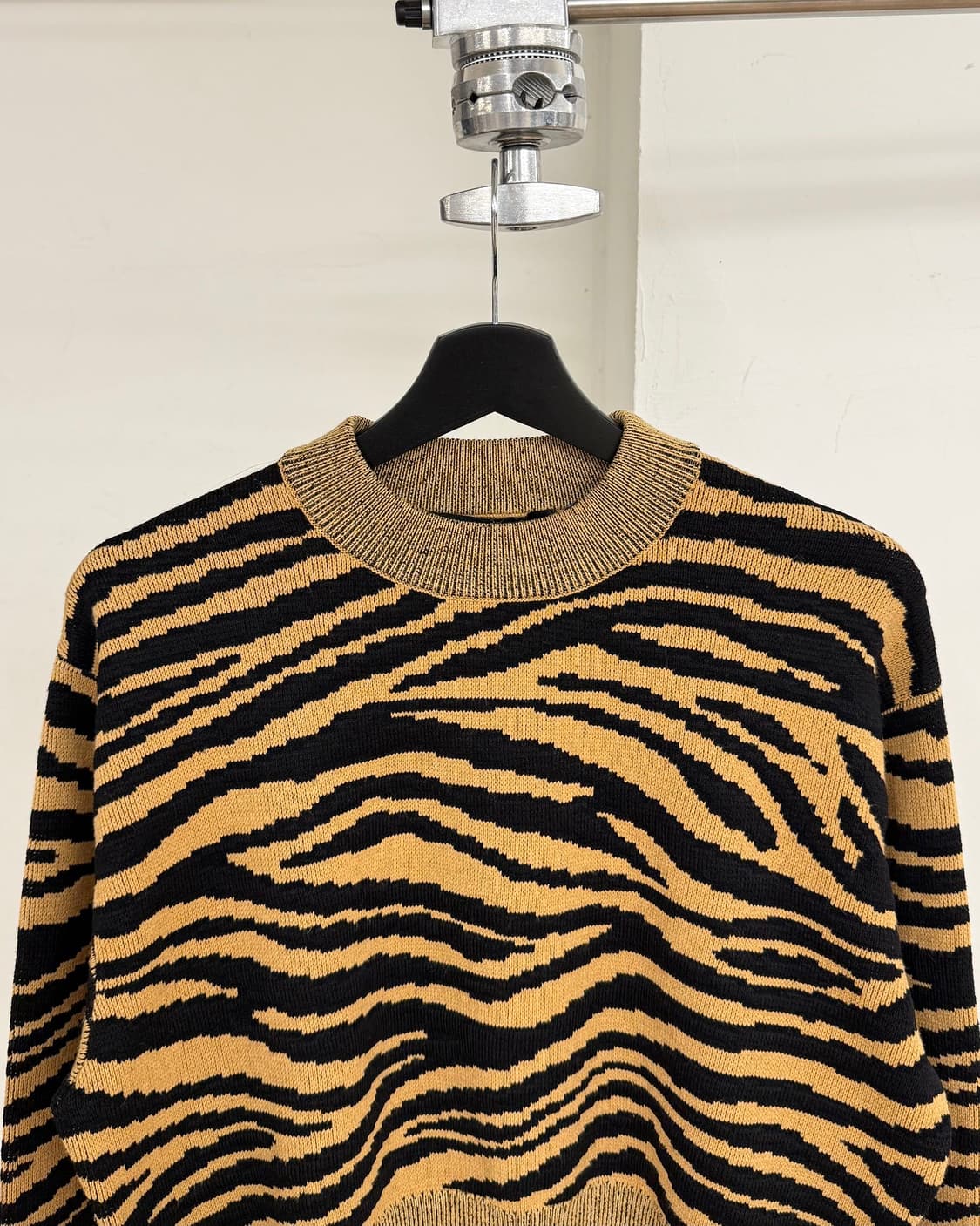 프로엔자 슐러 브라운 타이거 크롭 니트 상품이미지2