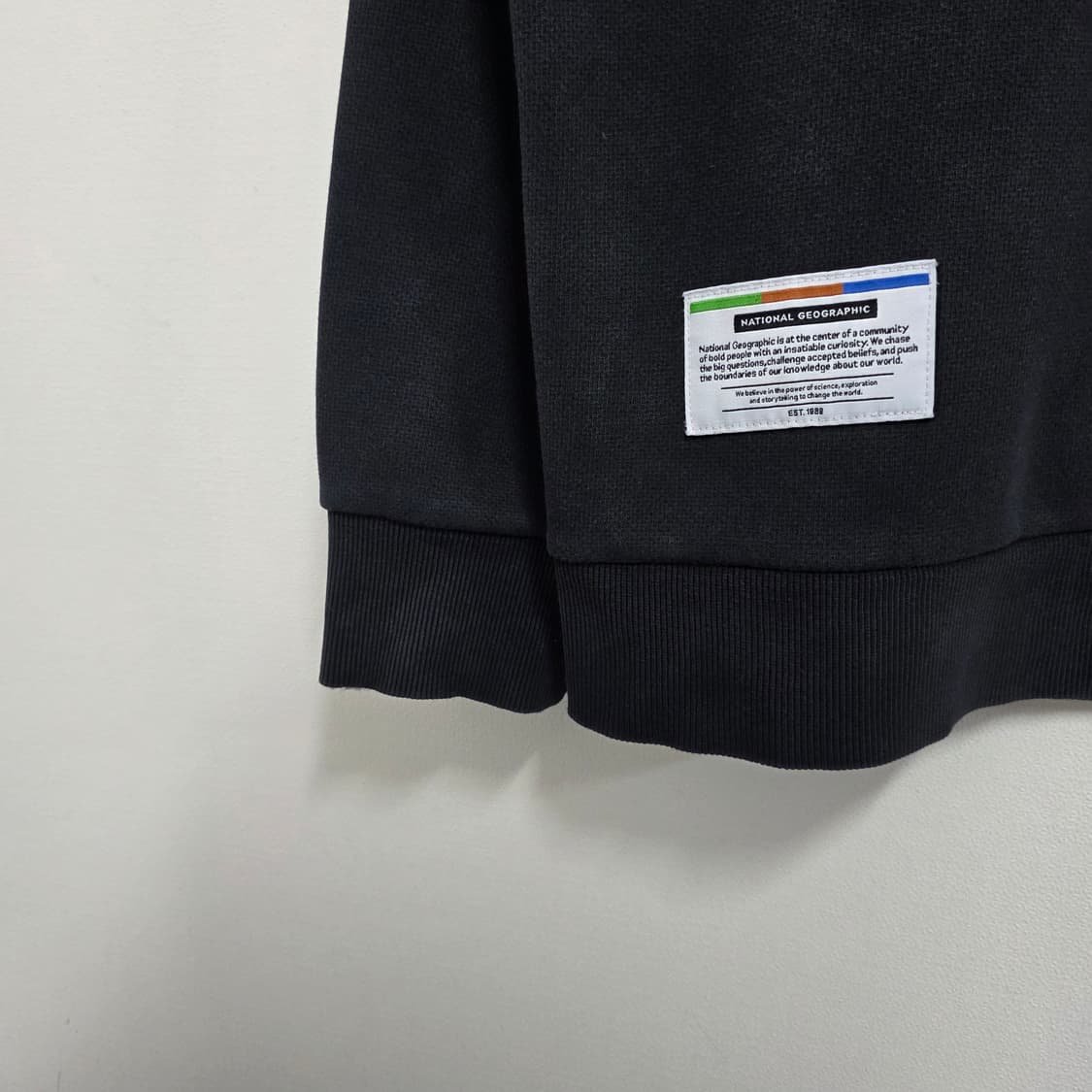 XL 105 내셔널지오그래픽 맨투맨 블랙 상품이미지2