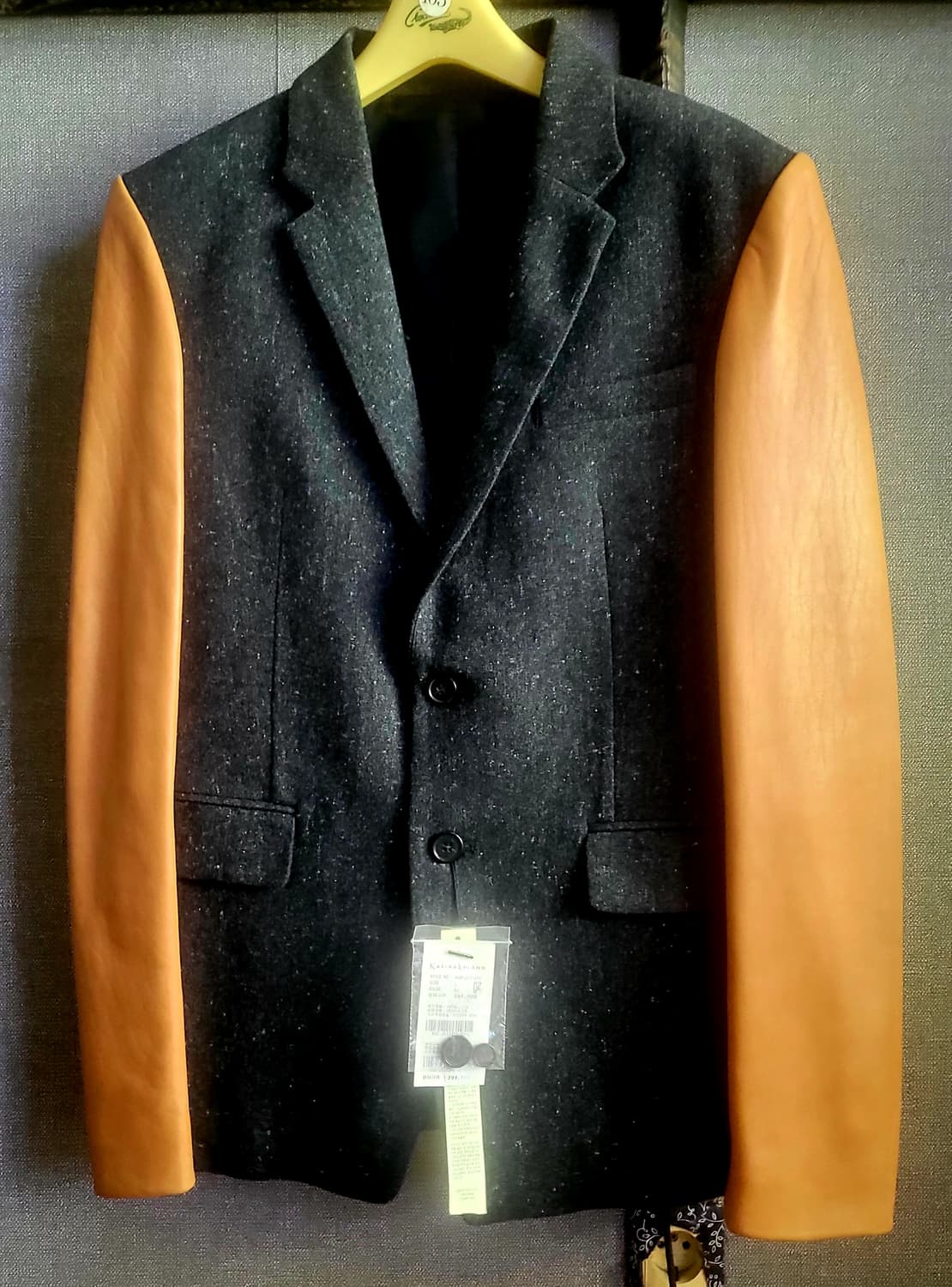 [택달린 새상품] 카이아크만 양가죽배색 모 자켓 상품이미지1