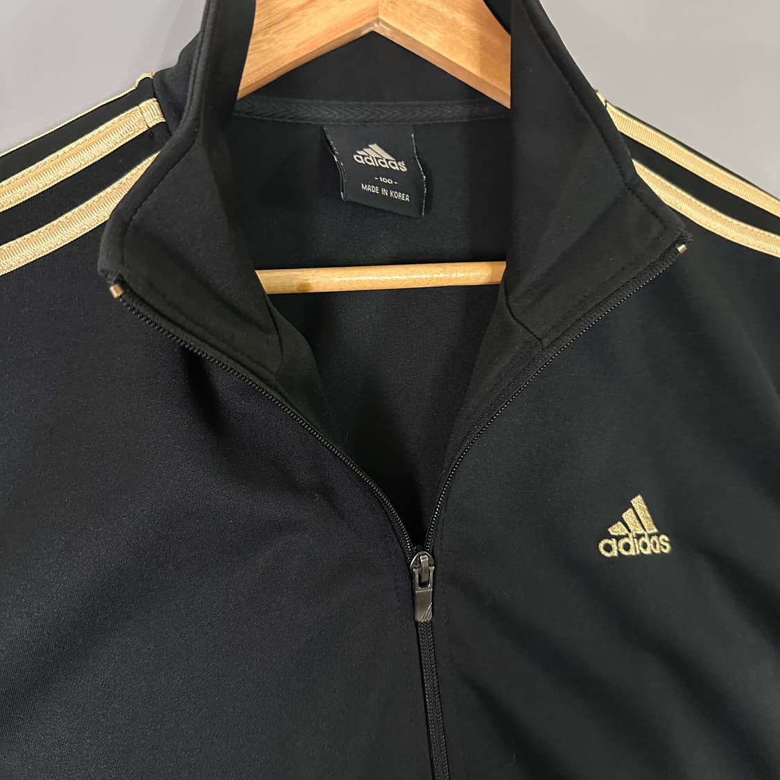 아디다스 로고 트랙탑 져지 검골 블랙 골드 100 [111705] 상품이미지6