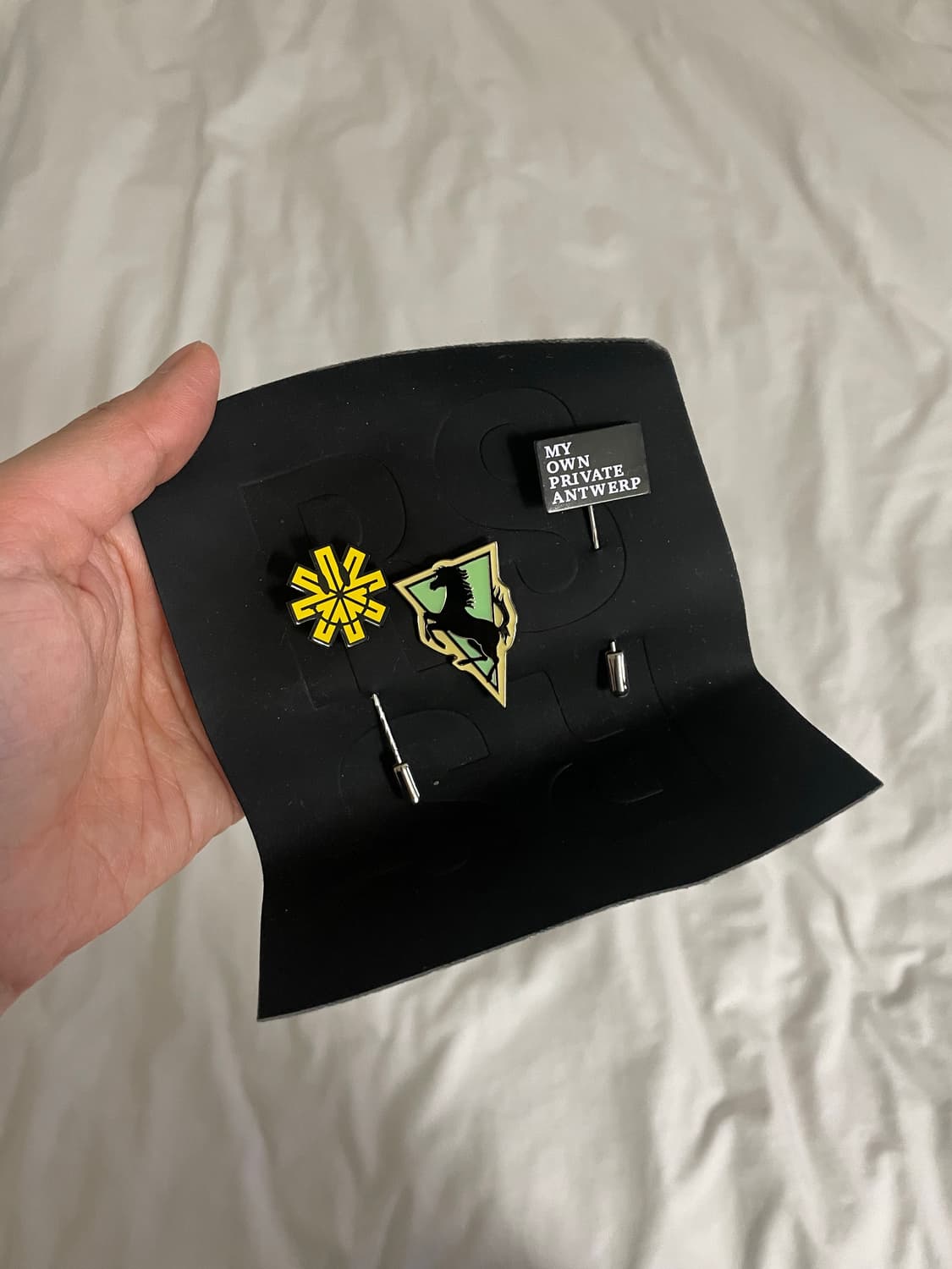 라프시몬스 핀뱃지 상품이미지1