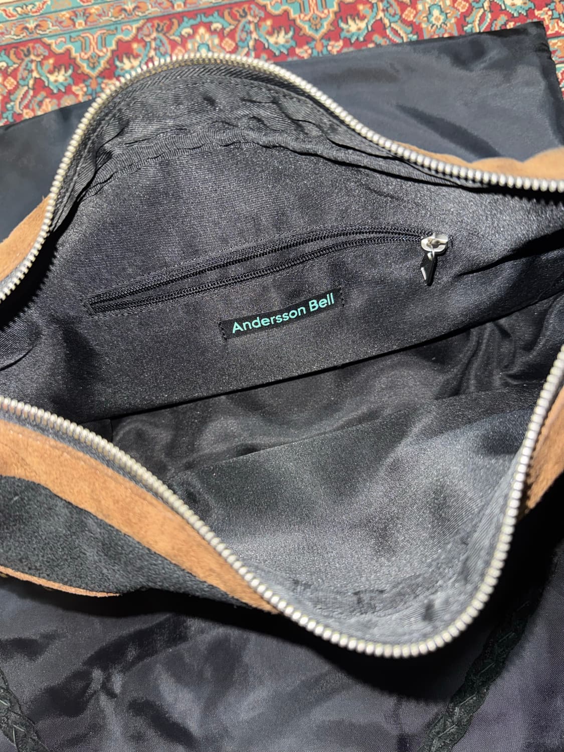 앤더슨벨 스웨이드 자카드 크로스 바디백 상품이미지3