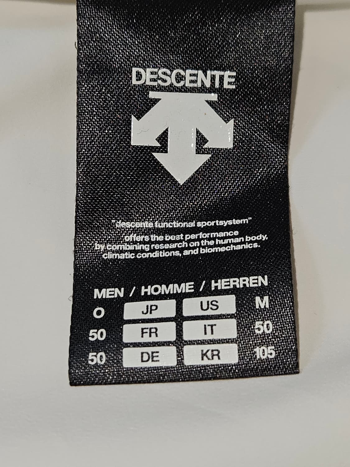 데상트 고프코어 사선웨이 아노락 웜업 우븐자켓 테크 XL 105 상품이미지3