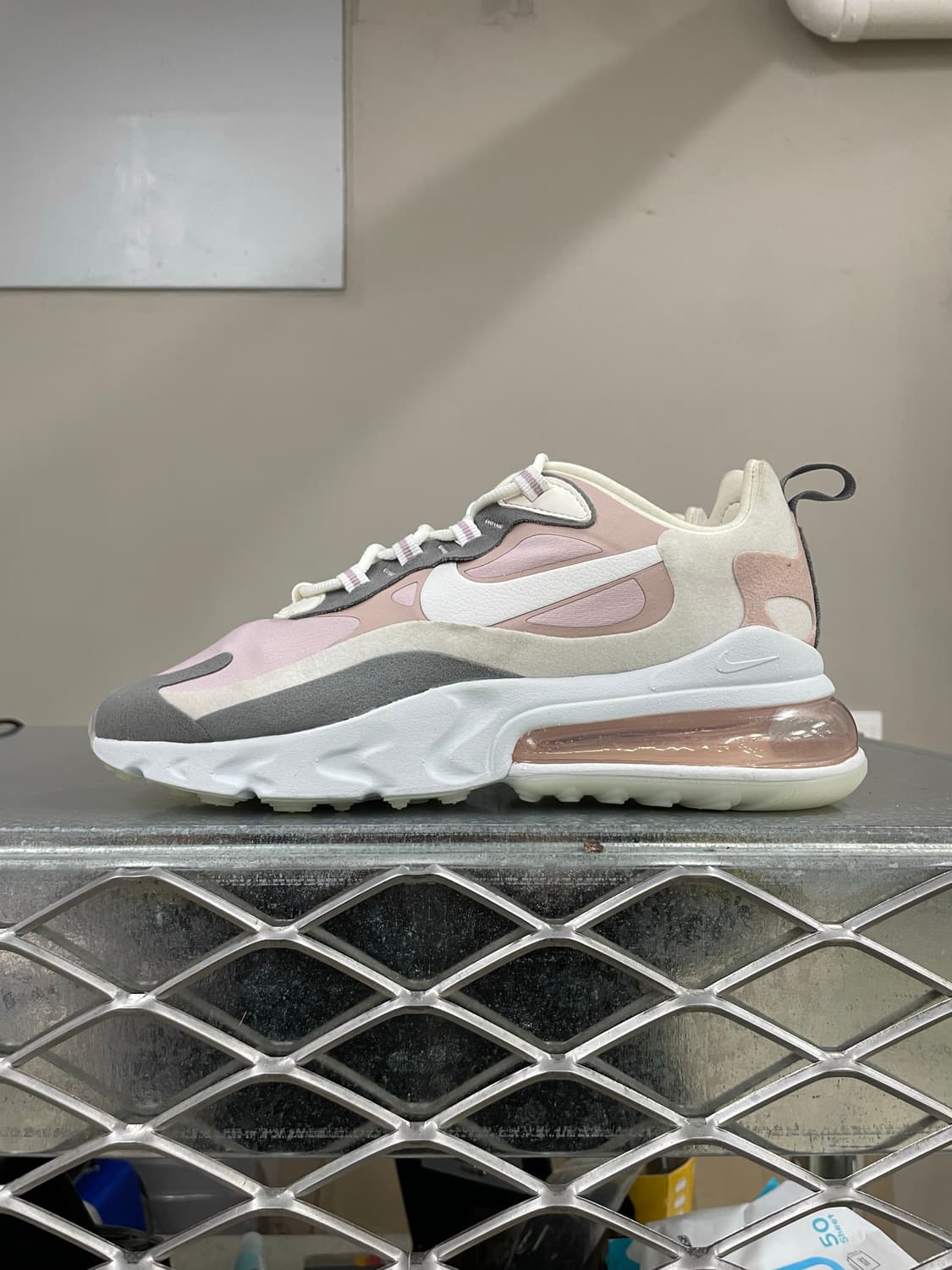 나이키 에어맥스 270 리액트 핑크 240 상품이미지1