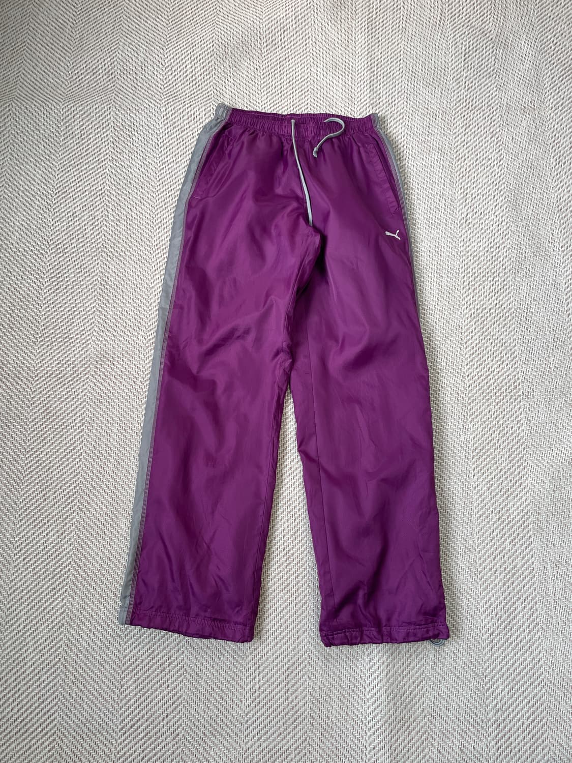 퓨마 나일론 로고 퍼플 트랙팬츠 J03309 상품이미지1