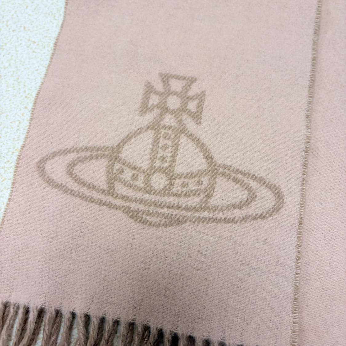 비비안웨스트우드 리버시블 빅로고 울 머플러 상품이미지3