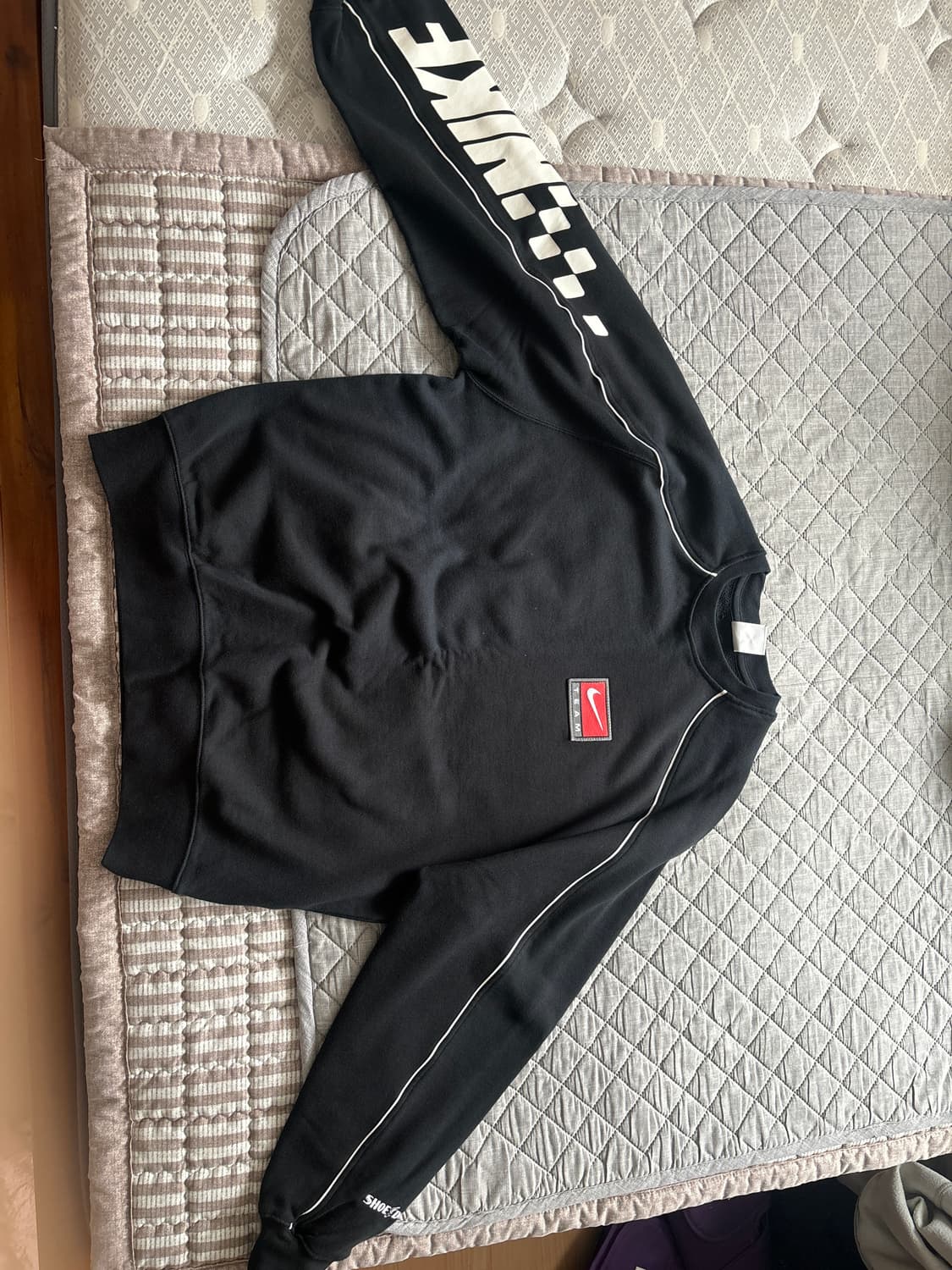 나이키 맨투맨 상품이미지1