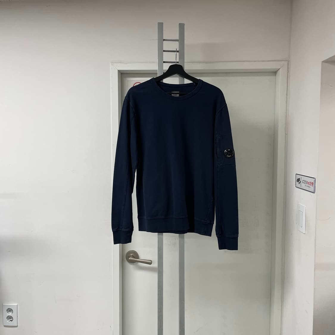 CP 컴퍼니 렌즈 긴팔 티셔츠 네이비 L 상품이미지1