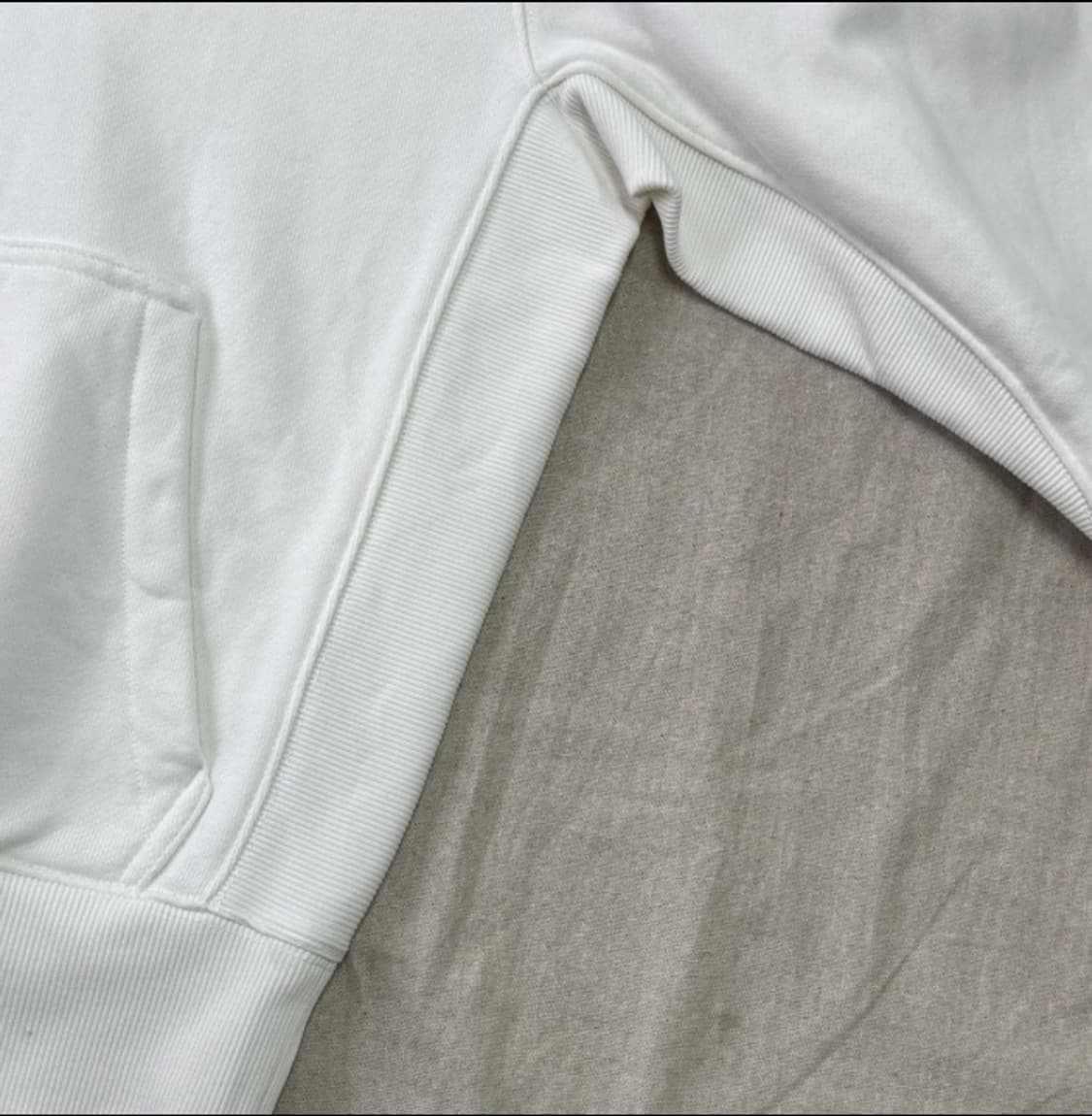 퓨마아미후드티화이트 상품이미지3